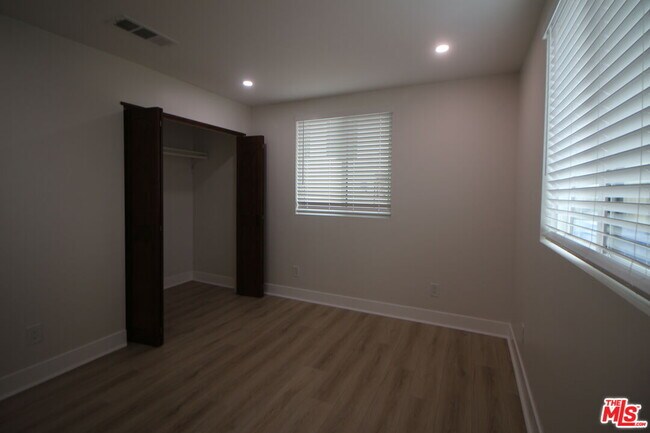 Building Photo - 3541 Homeland Dr