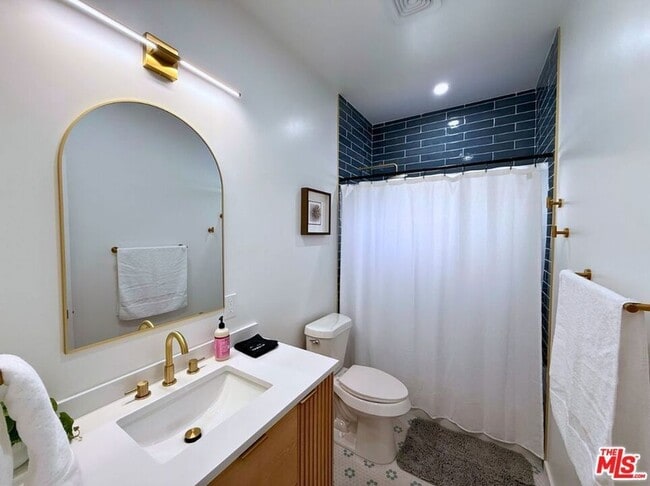 Building Photo - 4879 Hartwick St