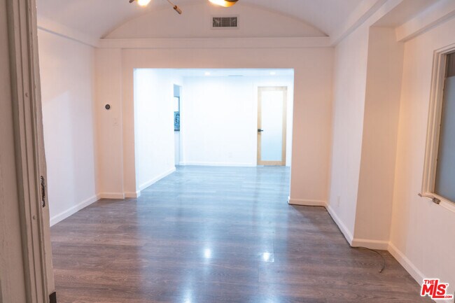 Building Photo - 346 Laveta Terrace