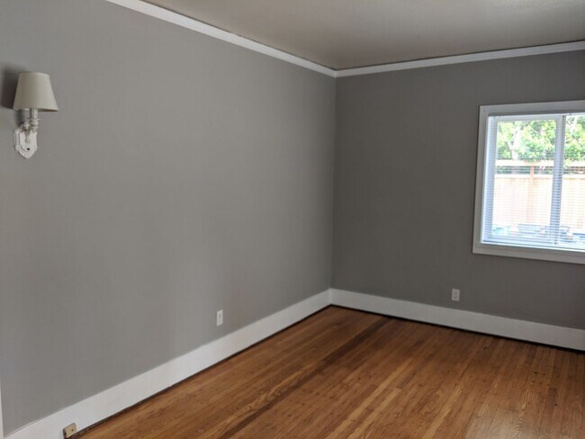 Building Photo - HALPC02