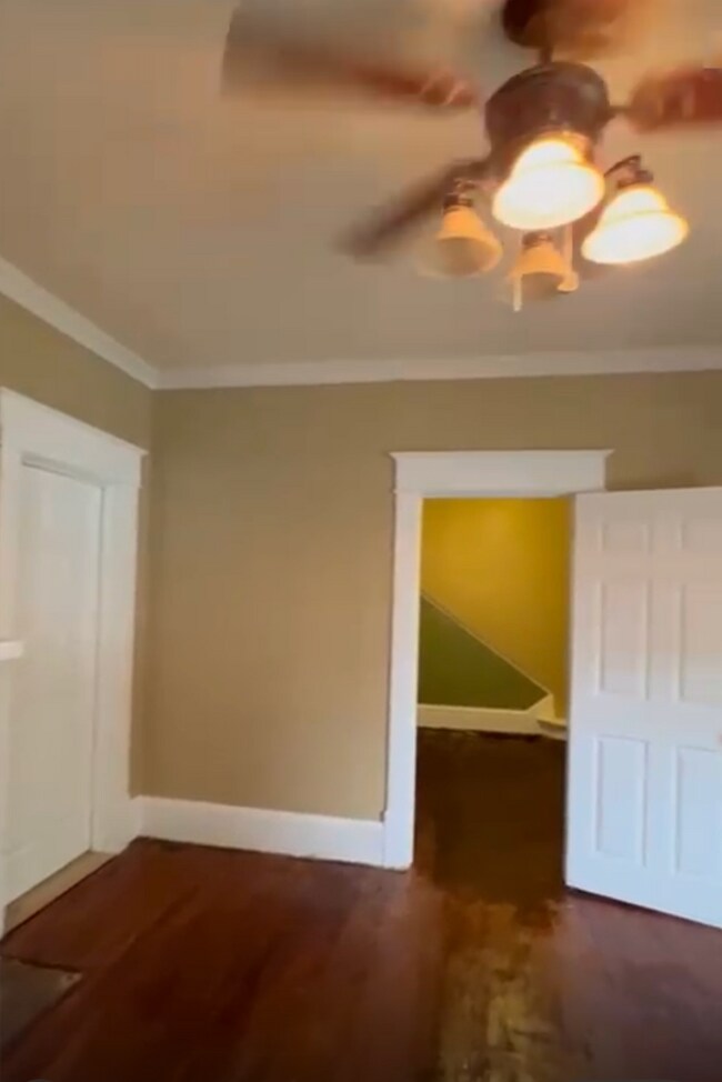 Building Photo - 642 Highland Ave SE