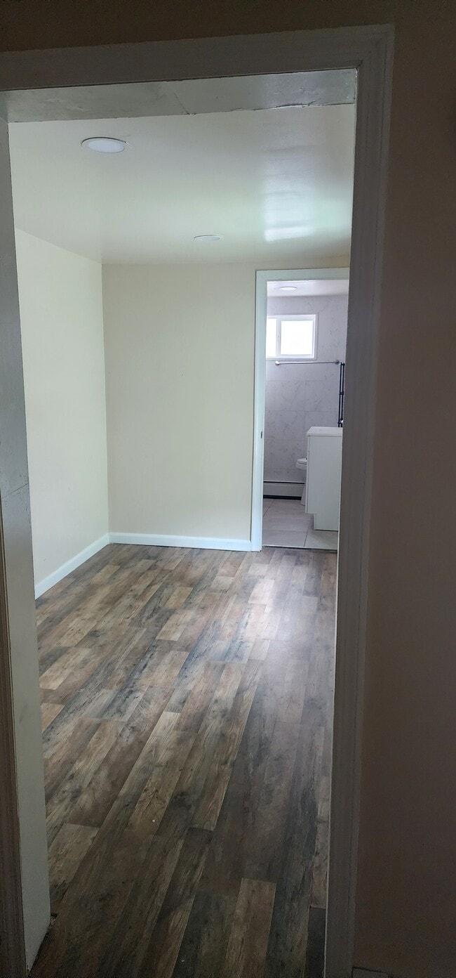 Building Photo - 639 Clinton St