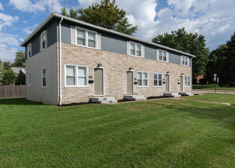 Building Photo - Downtown Townhomes