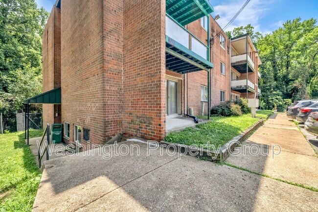 Building Photo - 3011 Southern Ave SE