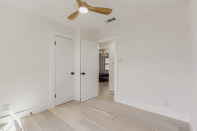 Building Photo - 2014 Hardy Cir