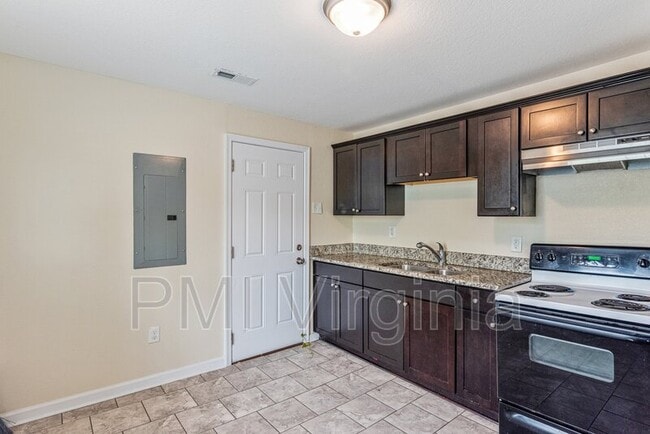 Building Photo - 68 Carver Cir