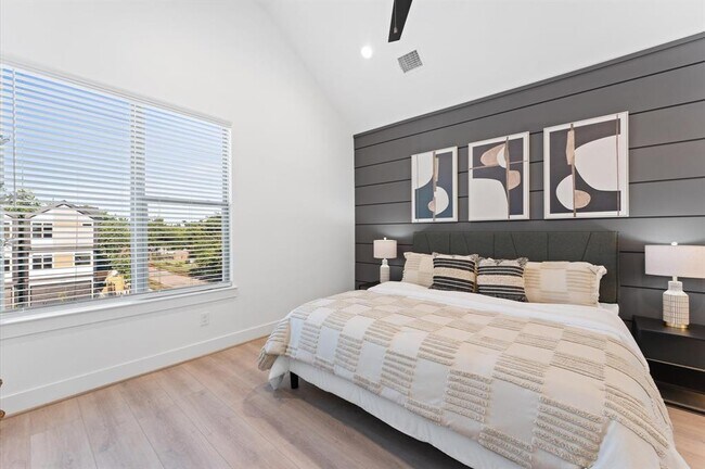 Building Photo - 808 Curtin St