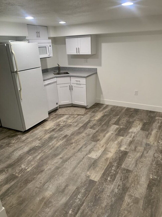 Building Photo - RES_6158LLC_DENSLEY_470