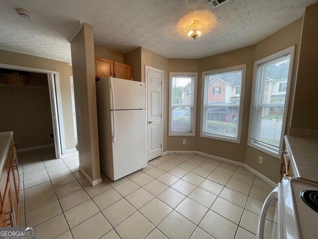 Building Photo - 2962 Stonecrest Ln