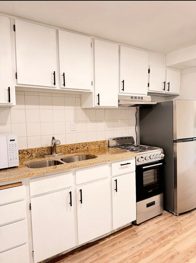 Building Photo - 224 S 900 E