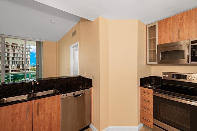 Building Photo - 7900 Harbor Island Dr