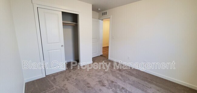 Building Photo - 10679 W New Berlin Dr