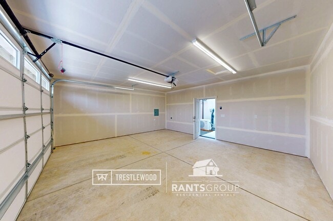 Building Photo - Brand New! Modern Home in Trestlewood – Wh...