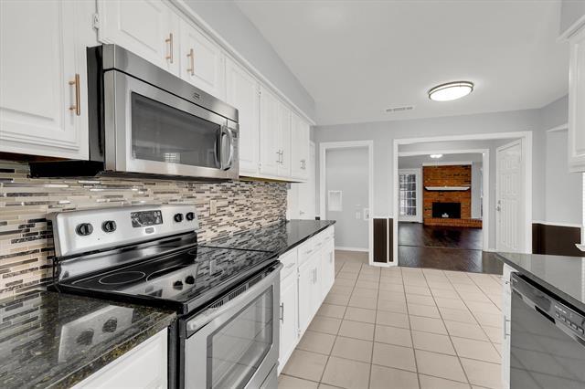 Building Photo - 2039 Avignon Dr