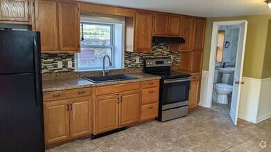Building Photo - 2 bedroom 1 bath basement apartment with w...