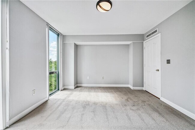 Building Photo - 2870 Pharr Ct S Northwest