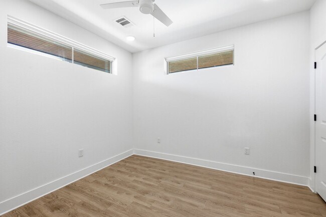 Building Photo - 4704 Sunset Trail