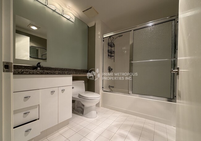 Building Photo - 600 Chestnut St