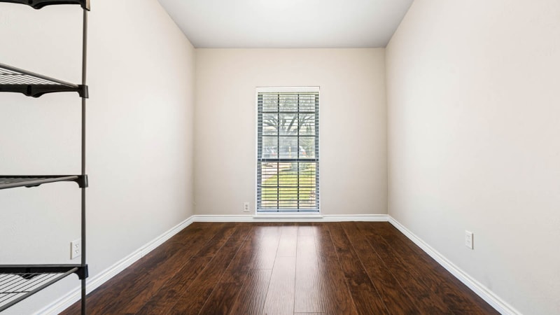 Building Photo - 6407 Chinaberry Trail