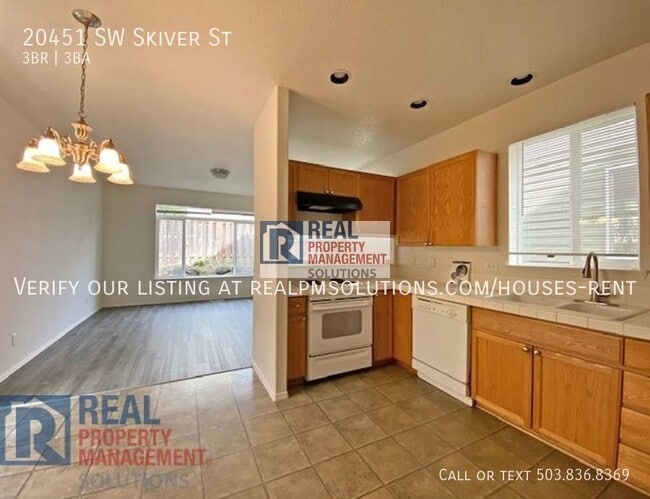 Building Photo - 20451 SW Skiver St