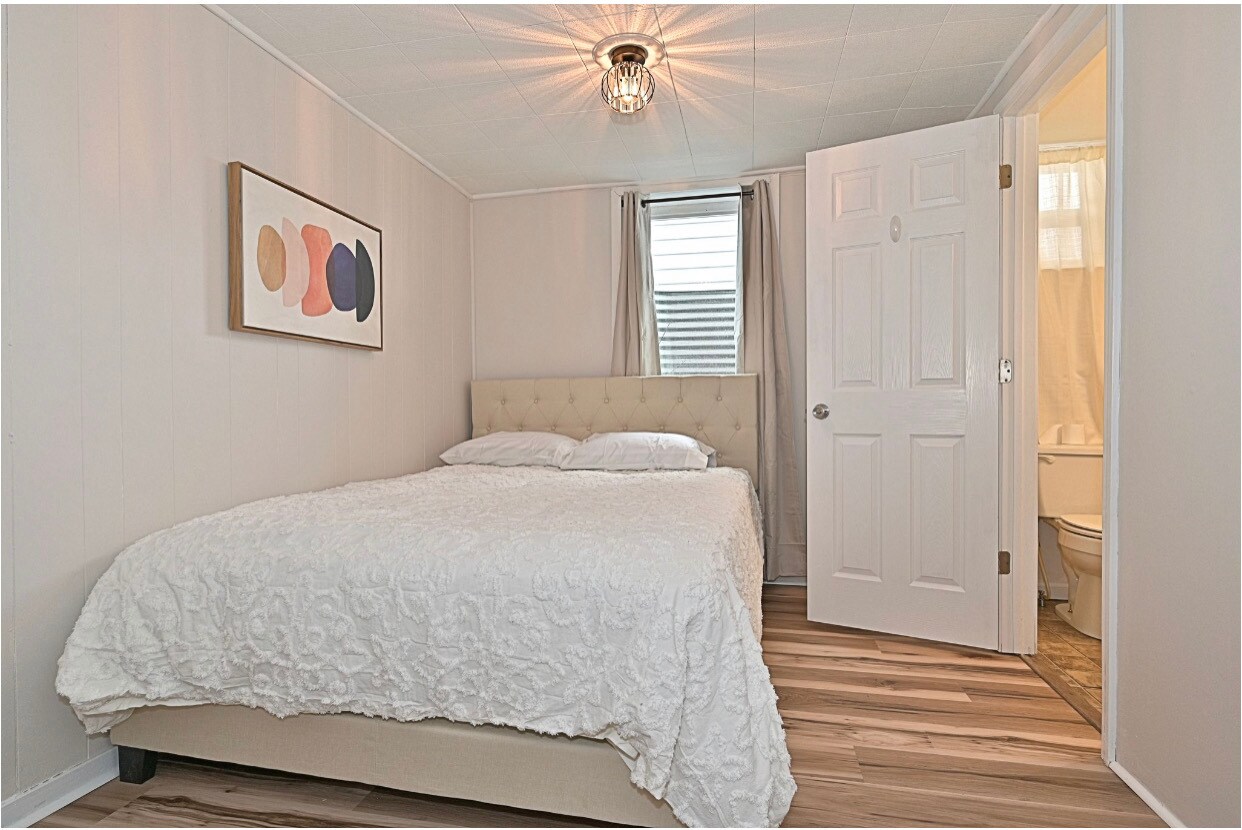 Building Photo - 2316 2nd Ave W