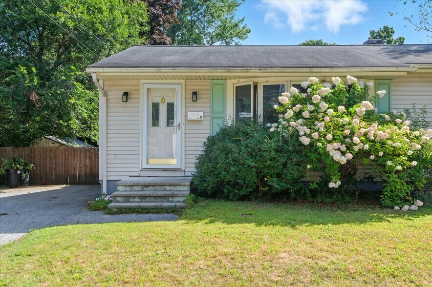Primary Photo - 18 Maplewood Dr