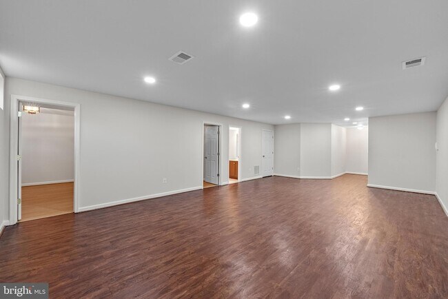 Building Photo - 7722 Yalta Way