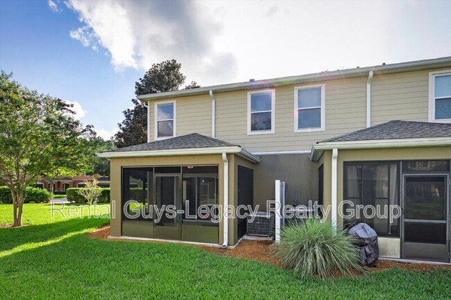Building Photo - 13354 Solar Dr