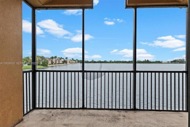 Building Photo - 15569 Miami Lakeway N