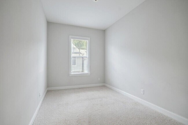 Building Photo - 704 Stickley Oak Way