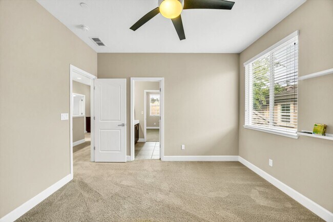 Building Photo - 1437 Cummings Way