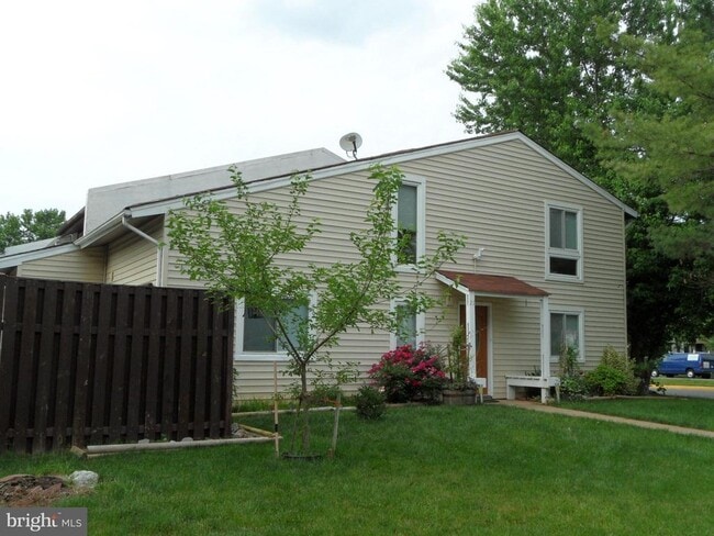 Primary Photo - 21 Monarch Dr