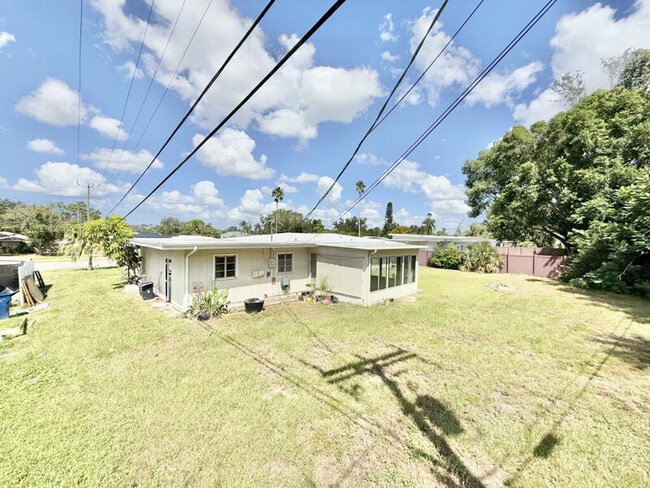 Building Photo - 318 Pearl Ave