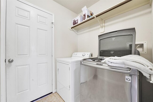 Building Photo - 14127 Becket Woods Ln