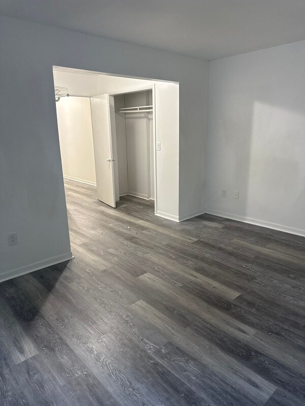 Building Photo - 21 Bleecker Pl