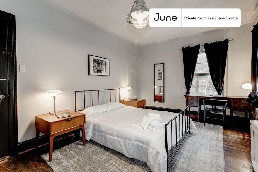 Building Photo - Room in Shared 7 bed/3.5 bath home in Woodley Park