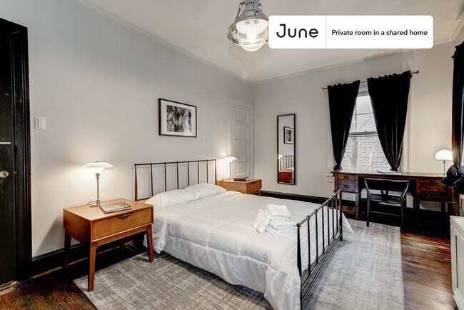 Building Photo - Room in Shared 7 bed/3.5 bath home