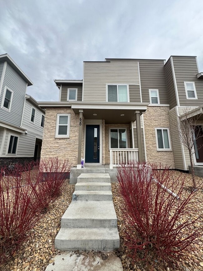 Building Photo - 3 Bed 3 Bath - Duplex Townhome Available in Aurora