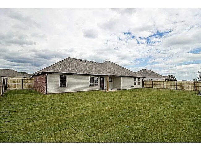Building Photo - 1040 Messina Way