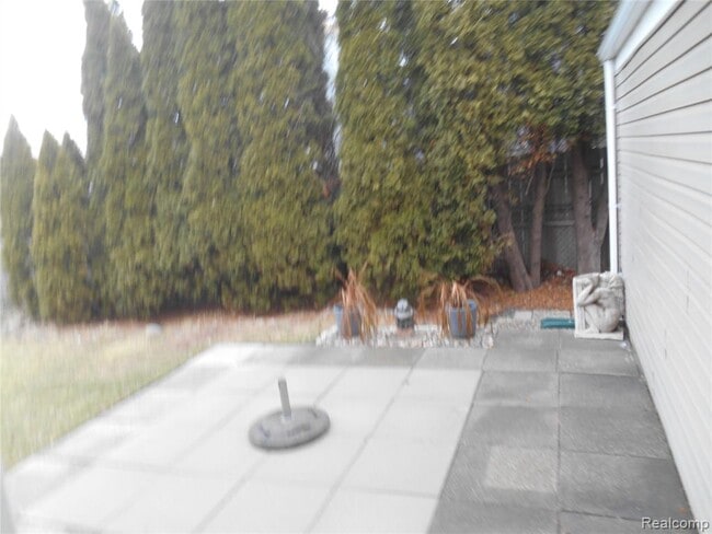 Building Photo - 1440 W Elmwood Ave