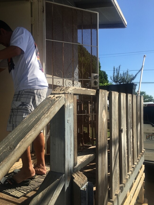 Building Photo - Single family 3 bedroom