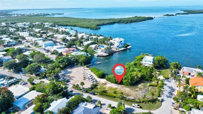 Building Photo - 150 Azalea St