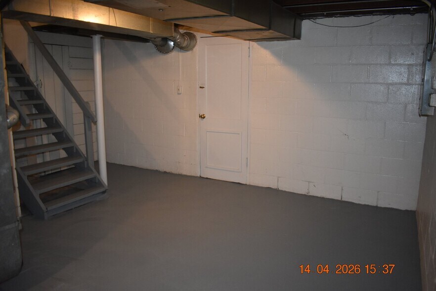 Building Photo - 5705 Fontenelle Blvd