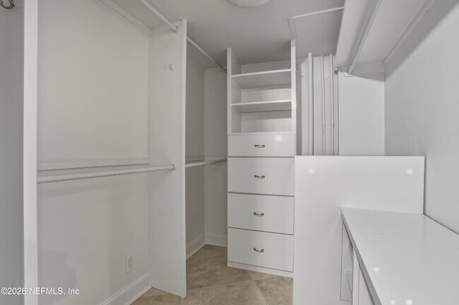 Building Photo - 1601 Ocean Dr S