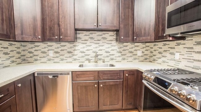 Building Photo - 1449 Page St