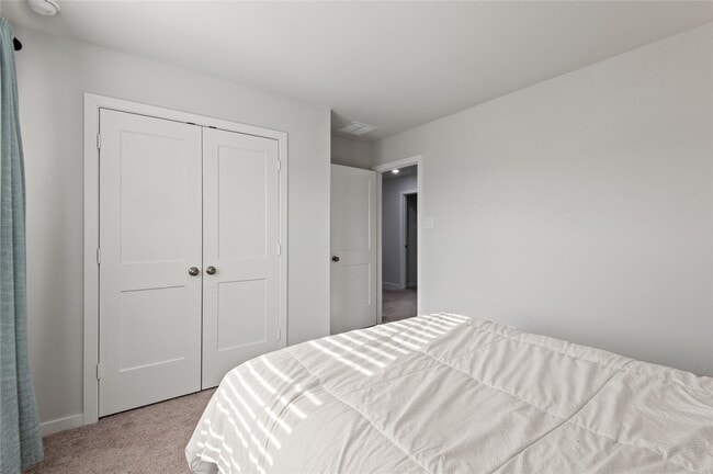 Building Photo - 123 Alset Dr