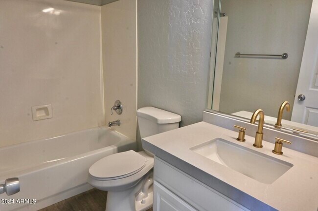 Building Photo - 16420 N Thompson Peak Pkwy