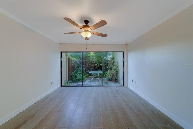 Building Photo - 890 N Village Dr