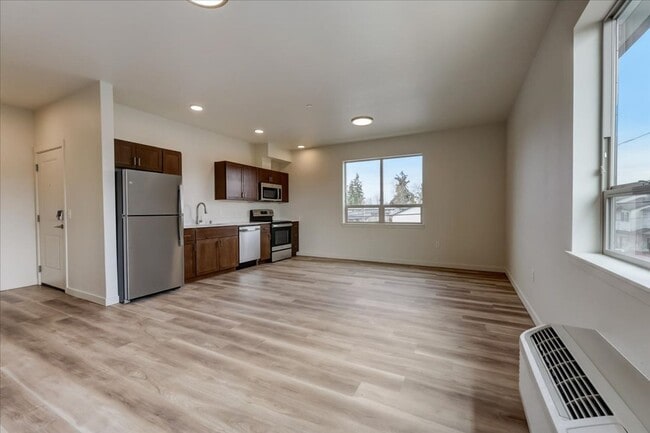 Interior Photo - Anderson Court