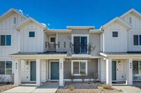 Building Photo - 880 N Herman Dr